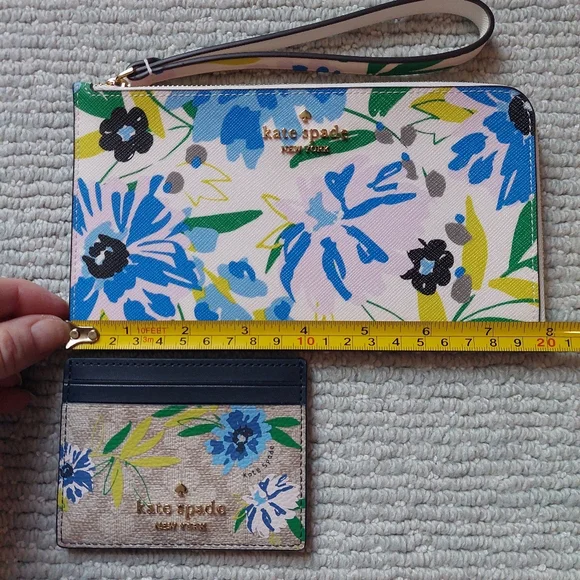 Kate Spade Lucy Wristlet & Floral Card Holder - Picture 5 of 16